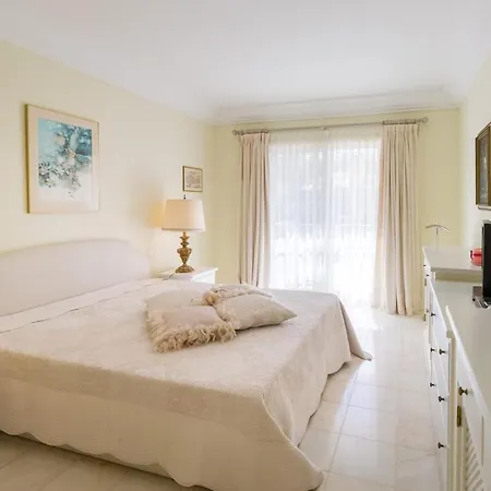 Traumhaft Schoene Mit Pool Und Meerblick